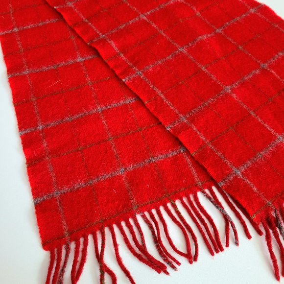 100% lambswool red scarf woven in Ireland by John Hanly. - Picture 4 of 4